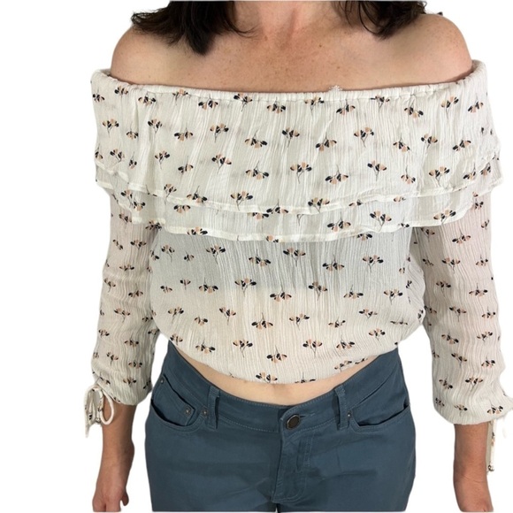 Abercrombie & Fitch Womens Crop Top Size XS White Floral Crepe Off Shoulder Boho - Picture 3 of 10